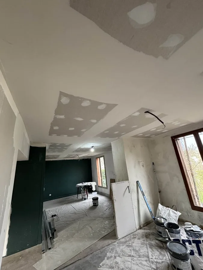 Bandes à joint sur plafond — Besançon